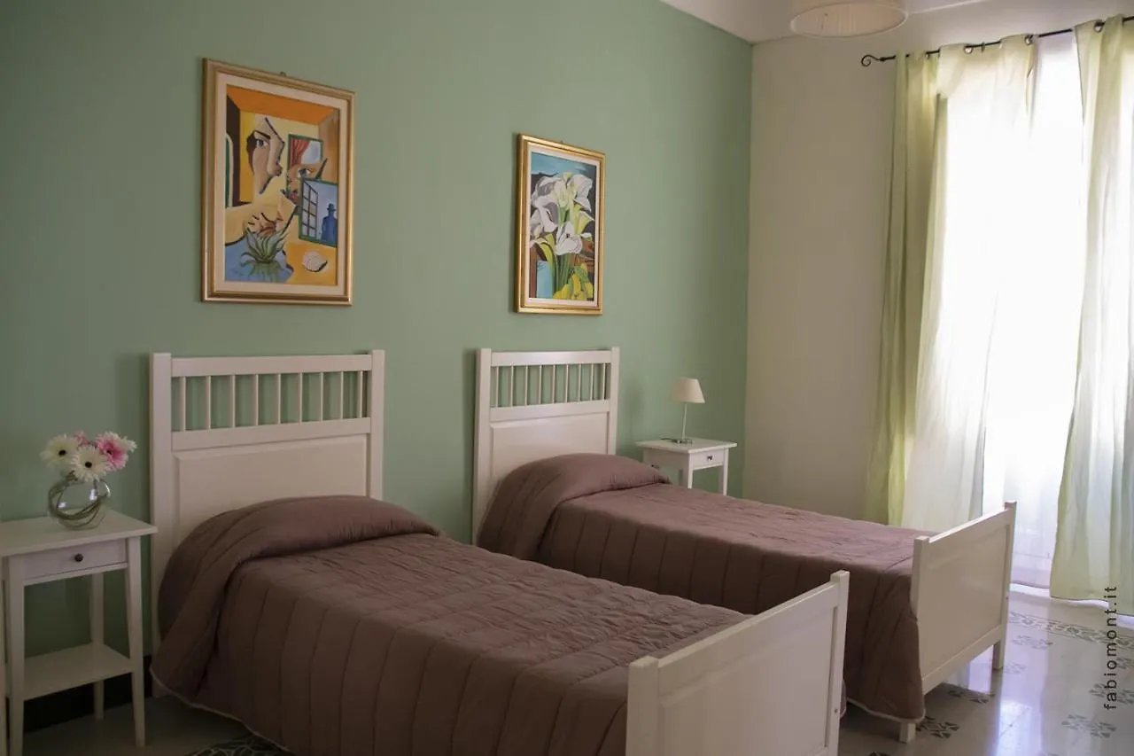 Casa De Rollo Bed and Breakfast Νότο
