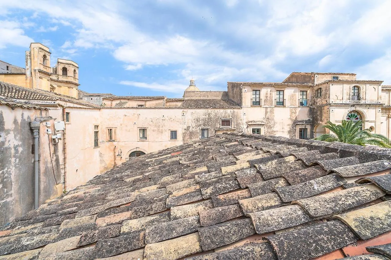 Casa De Rollo Bed & Breakfast Noto Italy