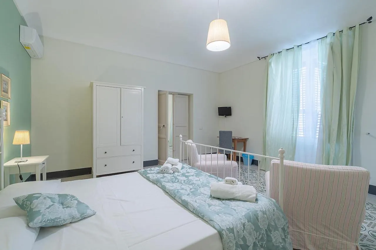 Casa De Rollo Bed & Breakfast Noto Italy
